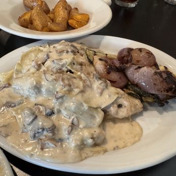 Nona’s Restaurant - Chicken Florentine - Italian Near Me - Lodi, California Nona’s Restaurant - Chicken Florentine - Italian Near Me - Lodi, California
