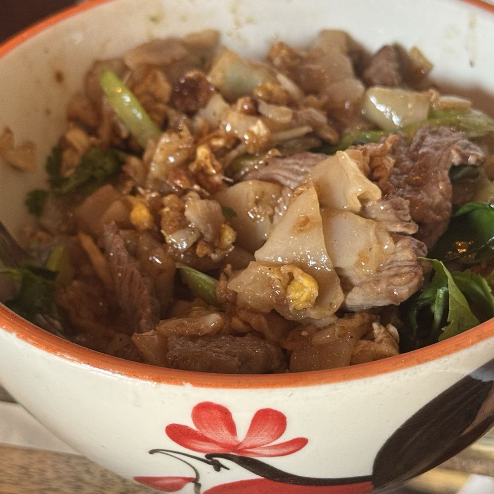 Lung Yai Thai Tapas - Green Curry with Steak. - Tapas/Small Plates Near Me - Miami, Florida