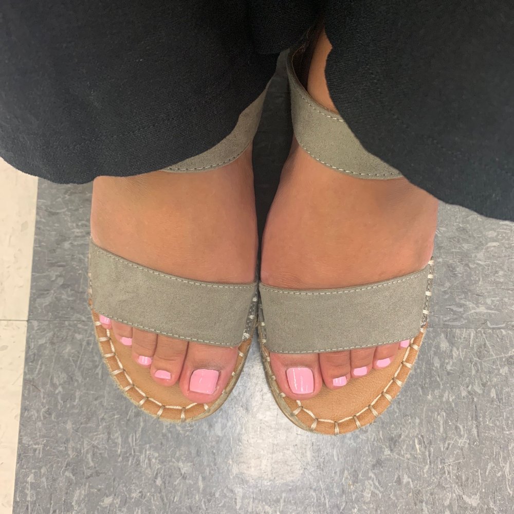 Basic pedi called the Soho. It was great! In and out in a hour. Basic pedi called the Soho. It was great! In and out in a hour.