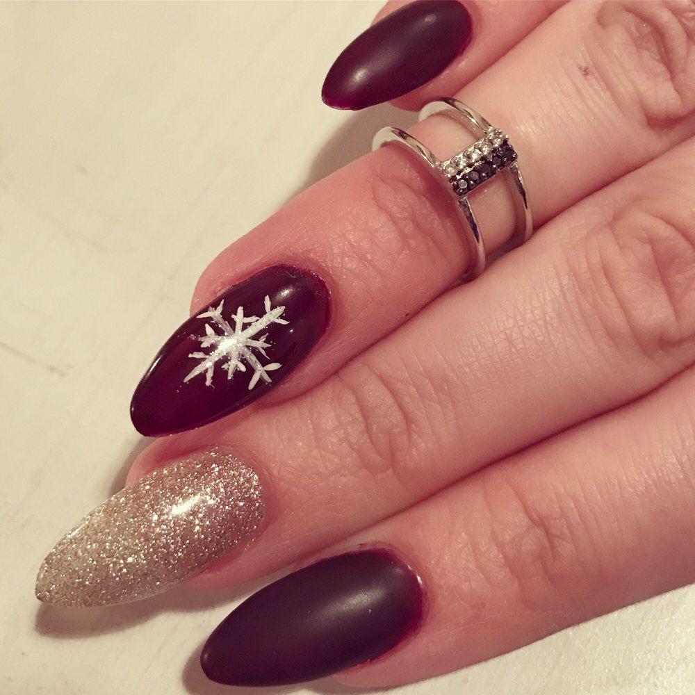 Festive nails. Great work! Festive nails. Great work!