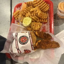 Hangry Joe's Hot Chicken & Wings - Jr. Sando Combo