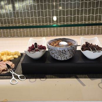 United Polaris Lounge - Airport Lounges Near Me - Houston, Texas