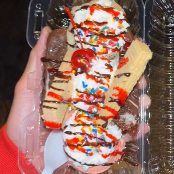 Livin Sweet - Gansito Split - Desserts Near Me - Belmont, California