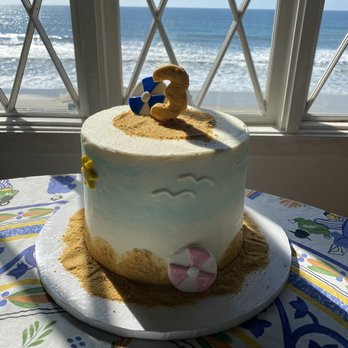Carlsbad Bakery - Birthday cake - Bakeries Near Me - Carlsbad, California Carlsbad Bakery - Birthday cake - Bakeries Near Me - Carlsbad, California