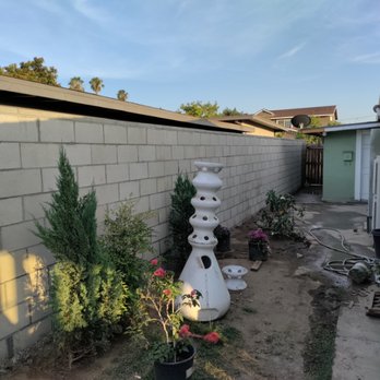 Lennon's Concrete Pumping Service - Finished laying the last course of block on a 80 foot long block wall - Masonry/Concrete Near Me - venice, California Lennon's Concrete Pumping Service - Finished laying the last course of block on a 80 foot long block wall - Masonry/Concrete Near Me - venice, California
