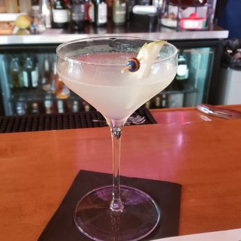 Vine & Plate - Elderflower Pear Martini - Wine Bars Near Me - Crystal Lake, Illinois Vine & Plate - Elderflower Pear Martini - Wine Bars Near Me - Crystal Lake, Illinois