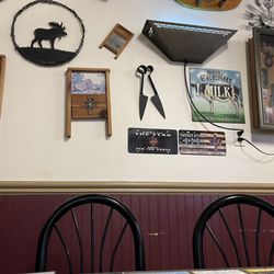 Becca's Cafe - Indoor decor