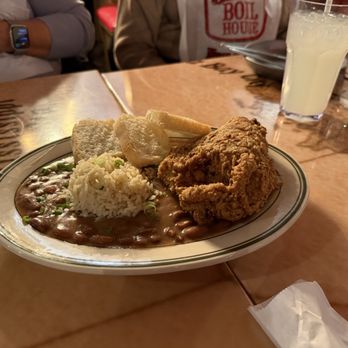 Willie's Boil House - Chicken & Sausage Gumbo - Bars Near Me - New Orleans, Louisiana Willie's Boil House - Chicken & Sausage Gumbo - Bars Near Me - New Orleans, Louisiana