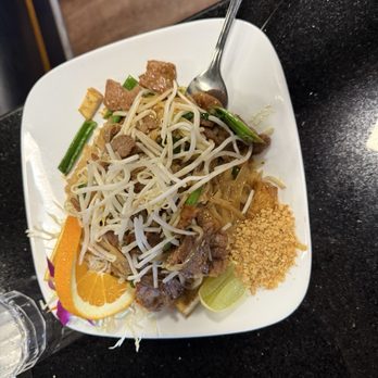 Folsom Thai Cuisine - Pad Thai Beef - Thai Near Me - Folsom, California Folsom Thai Cuisine - Pad Thai Beef - Thai Near Me - Folsom, California