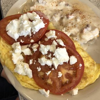 Goose N the Tree - Build your own omelet and half biscuit and gravy - Breakfast & Brunch Near Me - Pinehurst, Idaho