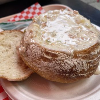 Pike Place Chowder - New England Clam Chowder in a sourdough bread bowl - Seafood Near Me - Seattle, Washington Pike Place Chowder - New England Clam Chowder in a sourdough bread bowl - Seafood Near Me - Seattle, Washington