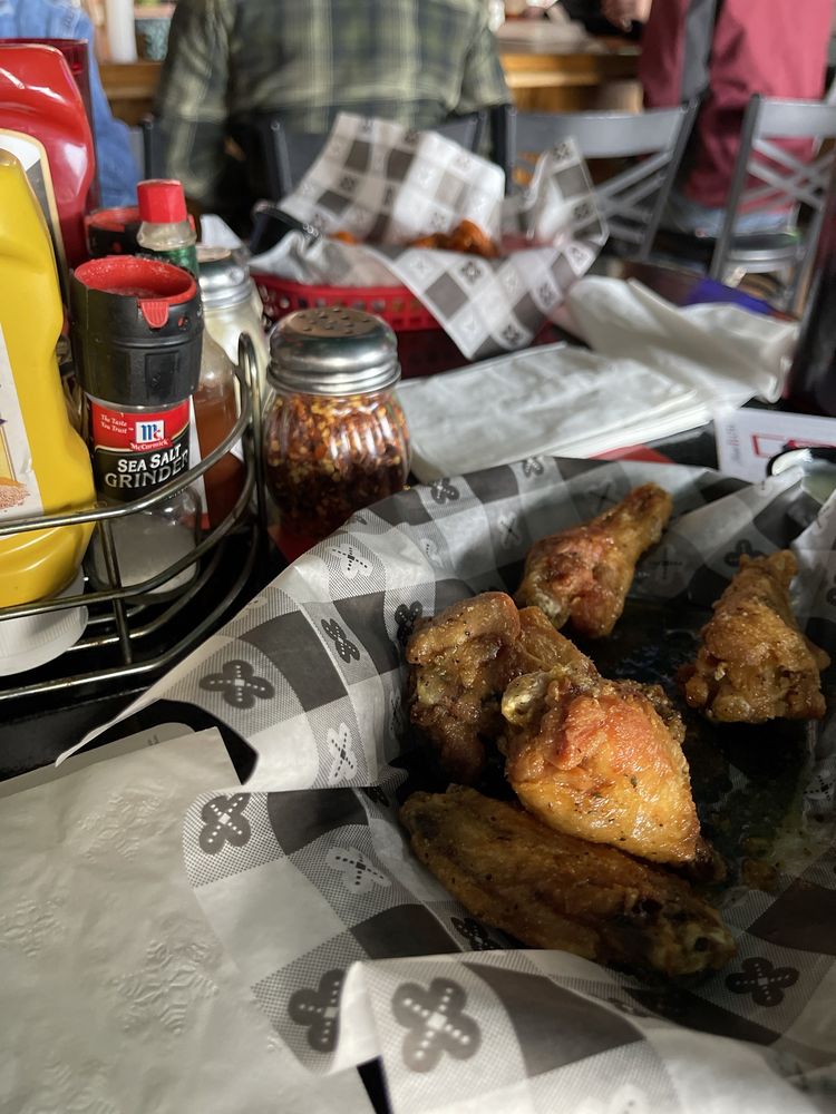 Pepper's Bar & Grill