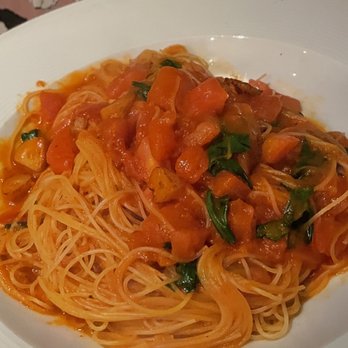 Olio E Limone Ristorante - Capellini d'Angelo al Pomodoro Fresco e Basilico - Italian Near Me - Santa Barbara, California Olio E Limone Ristorante - Capellini d'Angelo al Pomodoro Fresco e Basilico - Italian Near Me - Santa Barbara, California