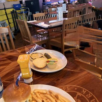 Margaritaville - Nashville - Cheeseburger & Fries Kids Meal Cheeseburger & Applesauce - American Near Me - Nashville, Tennessee Margaritaville - Nashville - Cheeseburger & Fries Kids Meal Cheeseburger & Applesauce - American Near Me - Nashville, Tennessee