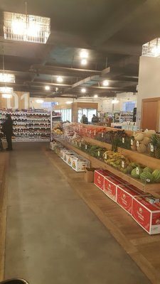 Good Grocer by null