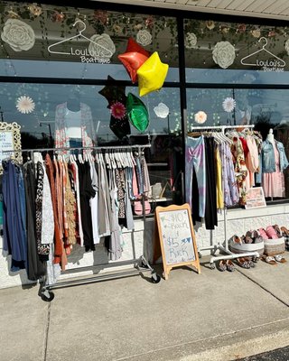 LouLou's Boutique by null