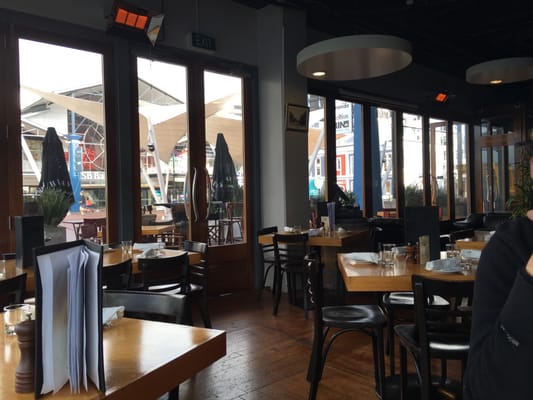 BIN44 Restaurant & Bar by null