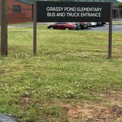 Grassy Pond  Elementary School - Side view!
