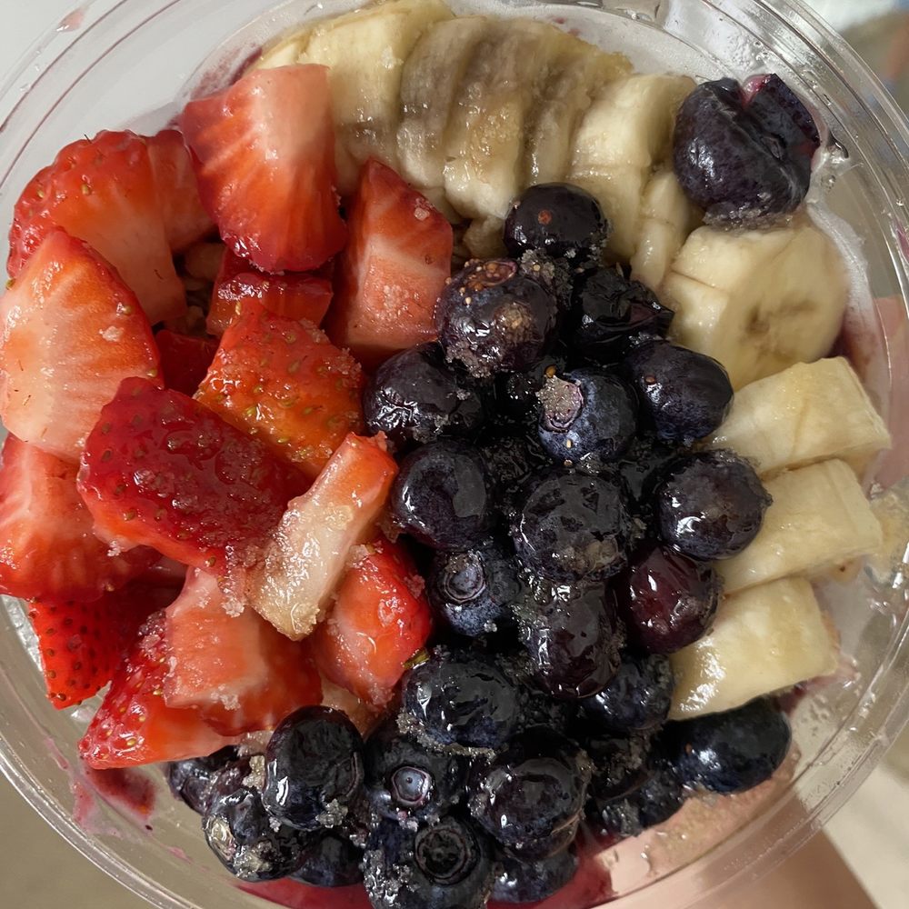 Jamba - Bottom of the honey? It was like clumps of crystallized sugar over the top of fruits. - Juice Bars & Smoothies Near Me - Aiea (Oahu), Hawaii