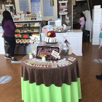 Nothing Bundt Cakes - Bakeries Near Me - El Paso, Texas