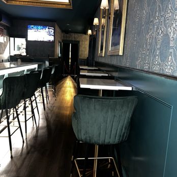 The Green Room - Seating - Cocktail Bars Near Me - New York, New York
