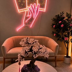 A peaceful space for clarity, connection & spiritual guidance. Complimentary coffee & tea with your visit.
