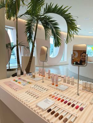 Glossier LA by null