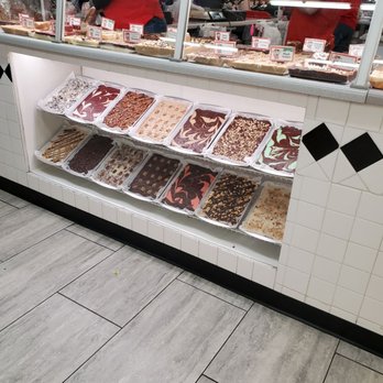 Redmon's Candy Factory - Fudge counter - Candy Stores Near Me - Phillipsburg, Missouri