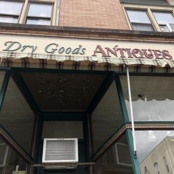 Daisy Dry Goods Antiques - Front door
