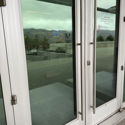 Banning Courthouse - Doors closed when their hours state open. No notice that they r closed due a non recognized holiday.