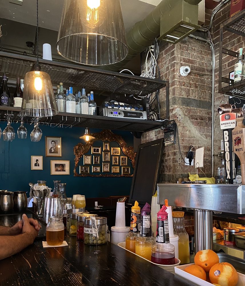 Charlies Bar & Kitchen