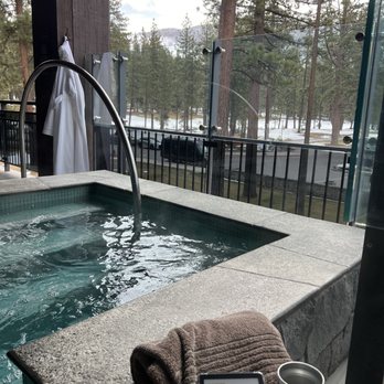 Spa Edgewood - Outdoor hot tub. (I was the only one out there, therefore felt appropriate to snap a photo) - Day Spas Near Me - Stateline, Nevada
