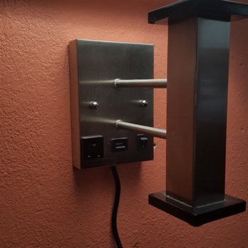 Buffalo Inn - Canyon - Random updates: bed lamp lighting with on-off switch and USB plug. - Hotels Near Me - Canyon, Texas Buffalo Inn - Canyon - Random updates: bed lamp lighting with on-off switch and USB plug. - Hotels Near Me - Canyon, Texas