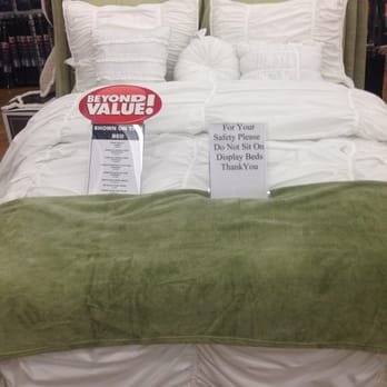 Bath & Body Works - It's a new comforter for me! - Cosmetics & Beauty Supply Near Me - San Jose, California Bath & Body Works - It's a new comforter for me! - Cosmetics & Beauty Supply Near Me - San Jose, California