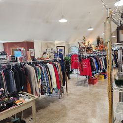 Gingham Tree Resale Shop