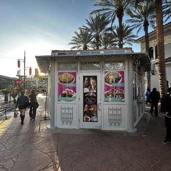 Braud's Funnel Cake Cafe - Desserts Near Me - Las Vegas, Nevada