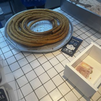 Churrería El Moro - Churro (before being cut) - Churros Near Me - Ciudad de México, DIF Churrería El Moro - Churro (before being cut) - Churros Near Me - Ciudad de México, DIF