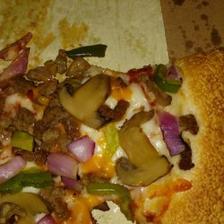 Pizzariffic - Just blah. I HATE CANNED mushrooms especially when they aren't even heated through.