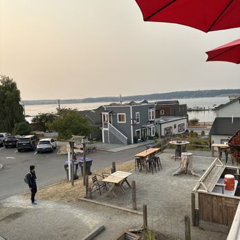 Oystercatcher - Patio view - American Near Me - Coupeville, Washington Oystercatcher - Patio view - American Near Me - Coupeville, Washington