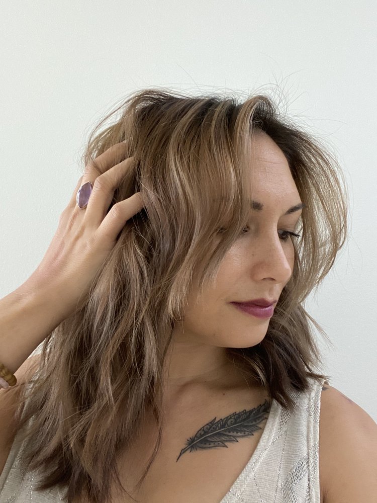 Courtney Choi - Capelli Salon Logo