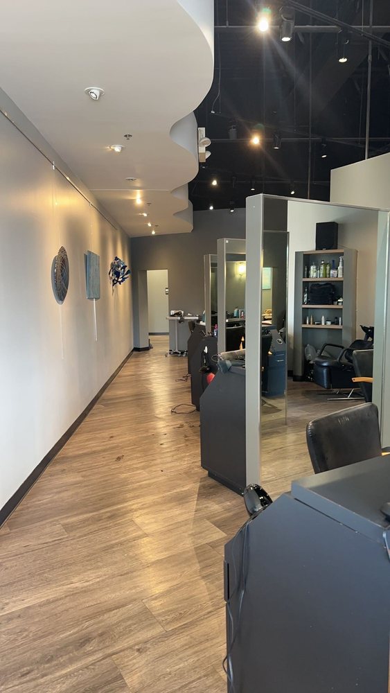 LEON’S STYLE SALON Updated September 2024 21 Photos & 14 Reviews 3935 Brian Jordan Pl