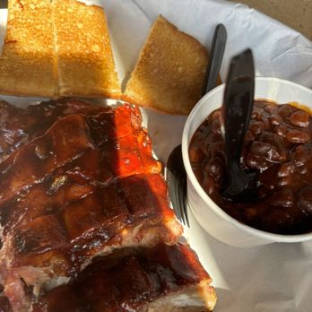 Main Street Grill - Pork Rib Meal - Barbeque Near Me - Cambria, California Main Street Grill - Pork Rib Meal - Barbeque Near Me - Cambria, California