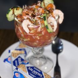 Mariscos Prendidos - Cocktail campechana