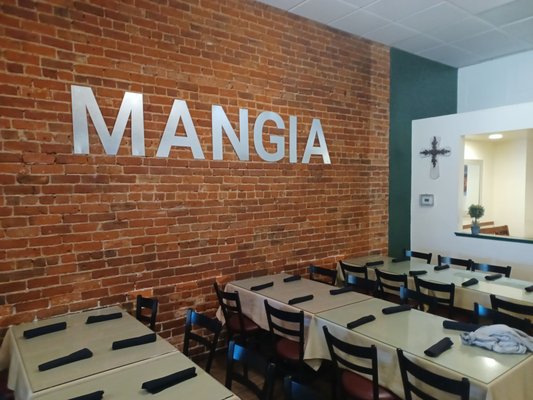 Mangia - Eat on Main by null