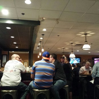 Giordano's - Bar area. - Pizza Near Me - Rosemont, Illinois