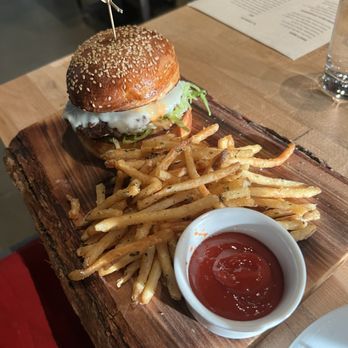 Bacchus Bar & Bistro - Burger - Cocktail Bars Near Me - Irvine, California