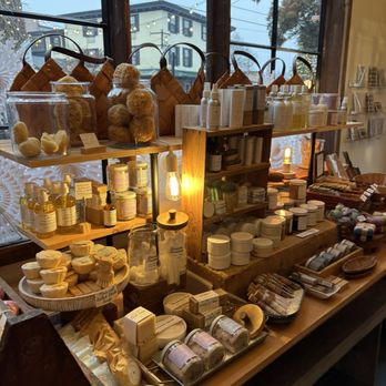 Eight Hands Farm Mercantile - Candle Stores Near Me - New Hope, Pennsylvania