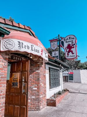 The Red Lion Tavern by null