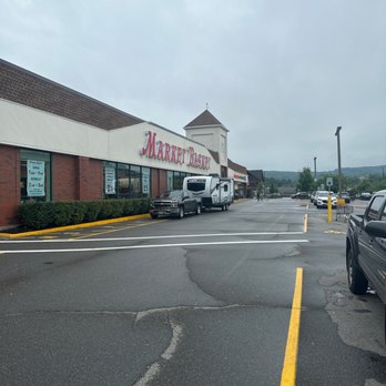 Market Basket - the parking lot of a grocery store - Grocery Near Me - Warner, New Hampshire Market Basket - the parking lot of a grocery store - Grocery Near Me - Warner, New Hampshire