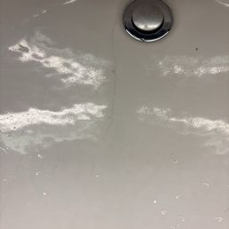 Not hair, actual crack in the sink ‍